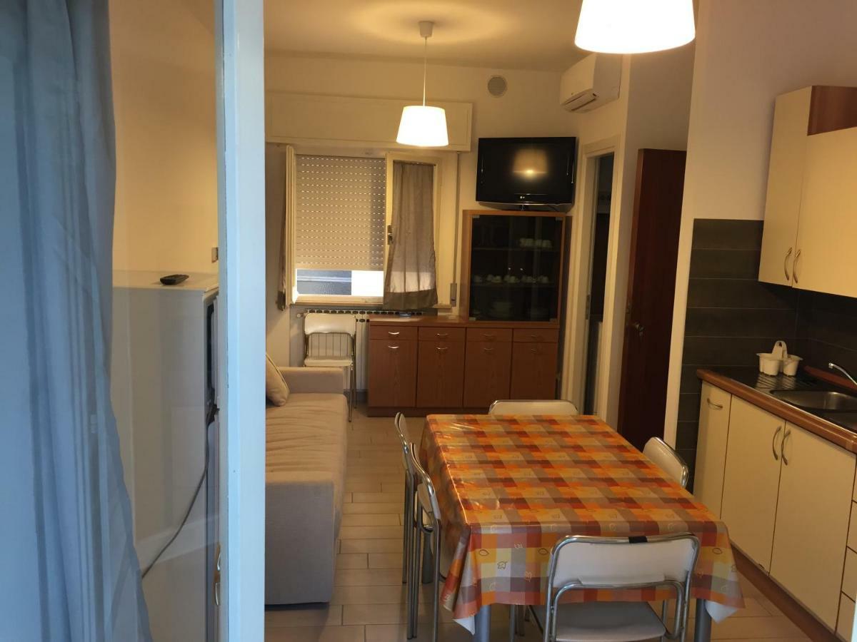 Appartamenti Orfeo Misano Adriatico Esterno foto